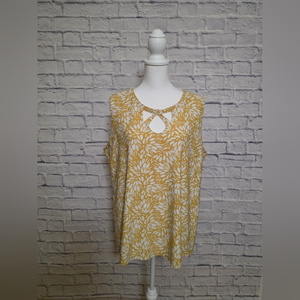 Kasper Yellow and White Tie Front Blouse